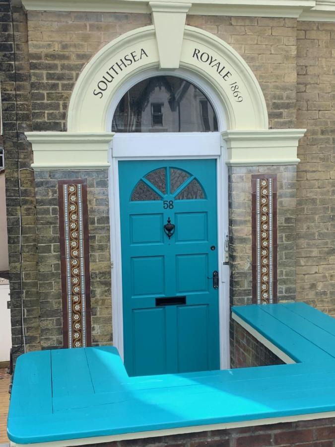Southsea Royale Studio, James Bond, Parking, Seafront ポーツマス エクステリア 写真